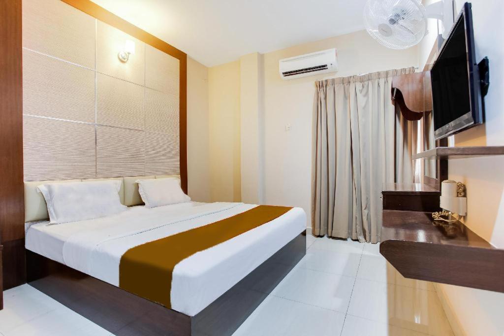 Sejati Hotel Ситиаван Экстерьер фото