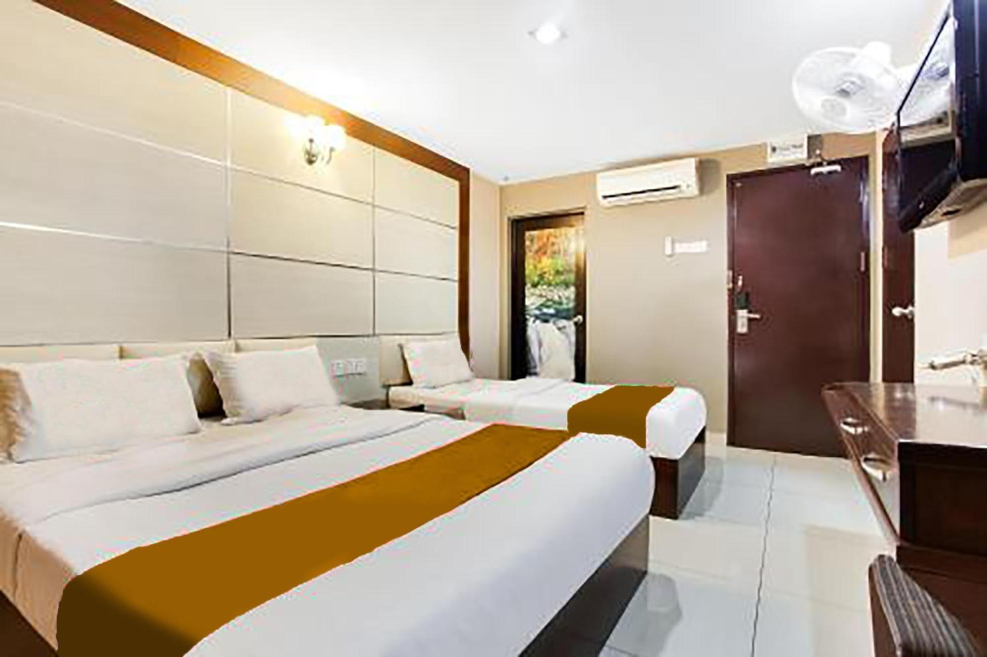 Sejati Hotel Ситиаван Экстерьер фото